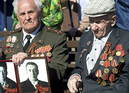 Возложение цветов к Вечному огню, посвященное 72-й годовщины победы в Великой Отечественной войне