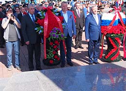 Помним и чтим! Возложение цветов к Вечному огню, посвященное 74-й годовщины победы в Великой Отечественной войне