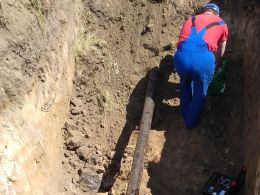Диагностические работы на газопроводе в шурфе в Оренбургской области